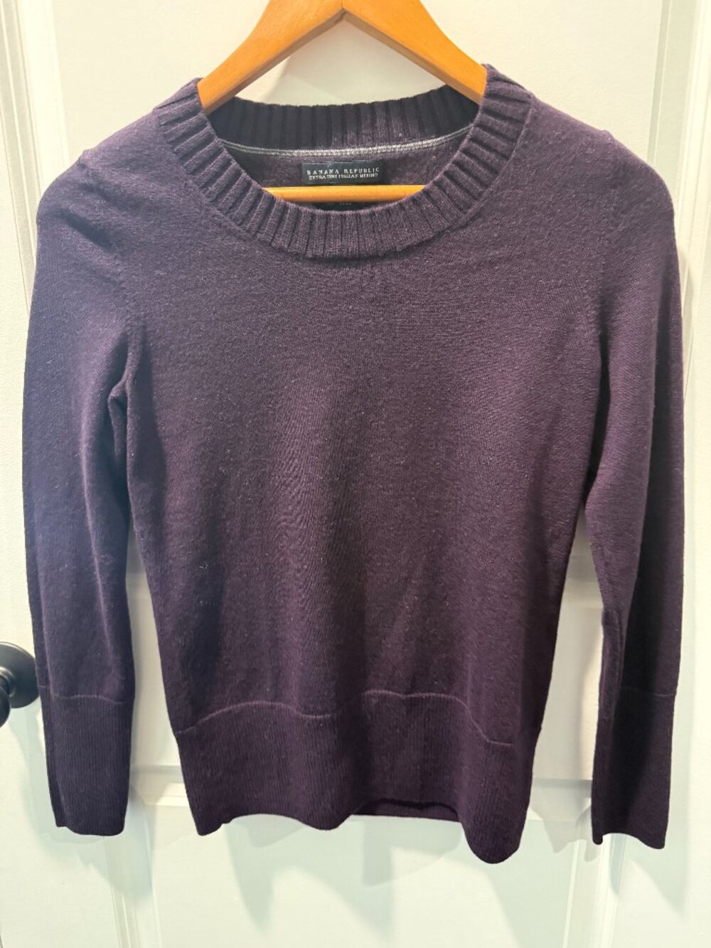Banana Republic Women’s Purple Extra Fine Italian Merino Wool Sweater Size-S